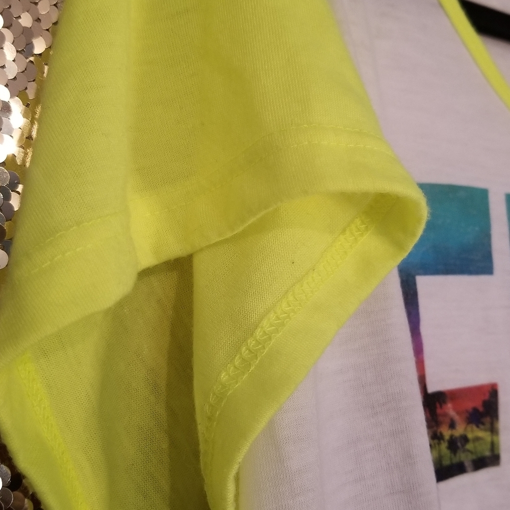 Neon "Fun" Crop Top - Picture 3 of 6
